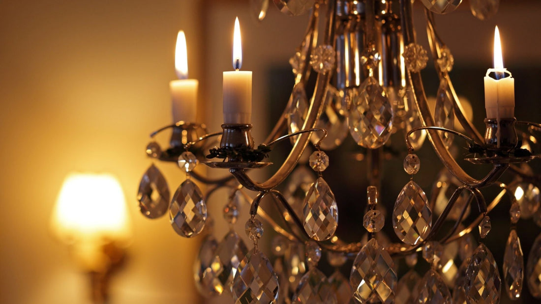 Chandeliers with Candles: Creating a Grand Wedding Atmosphere