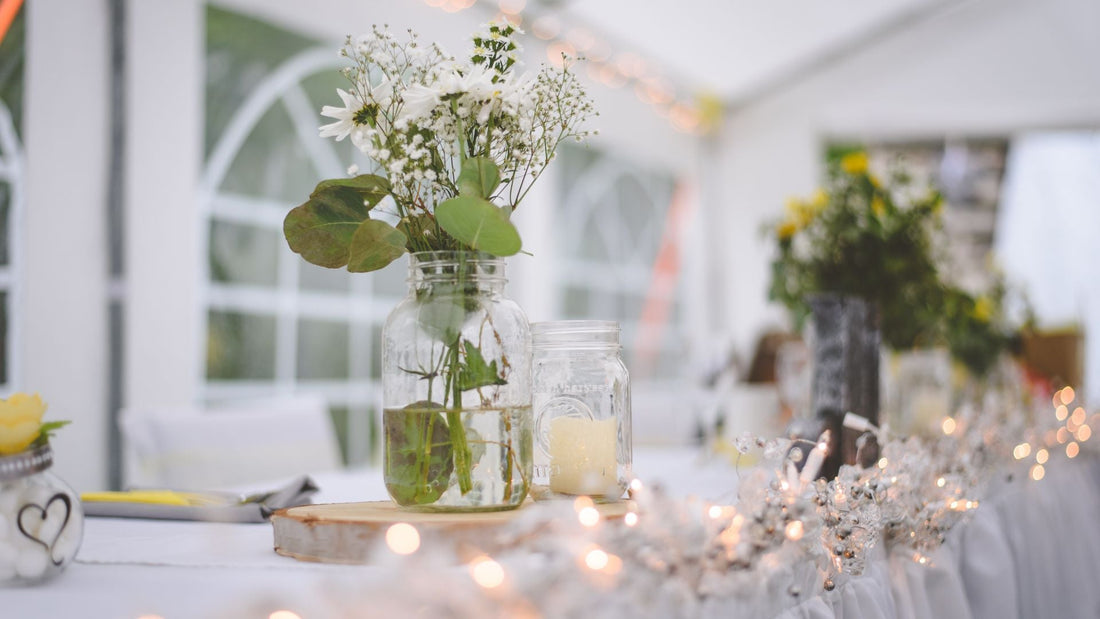 Jar Candles: Rustic Charm for Any Wedding Theme